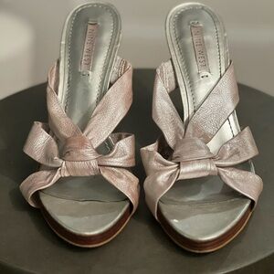 Nine West Women's Metallic Pink Bow Heels